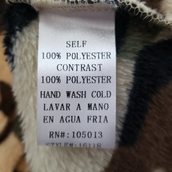 NWOT ANDREE BY UNIT CAMOFLAUGE PLUSH SWEATSHIRT -SIZE LARGE - Picture 4 of 5